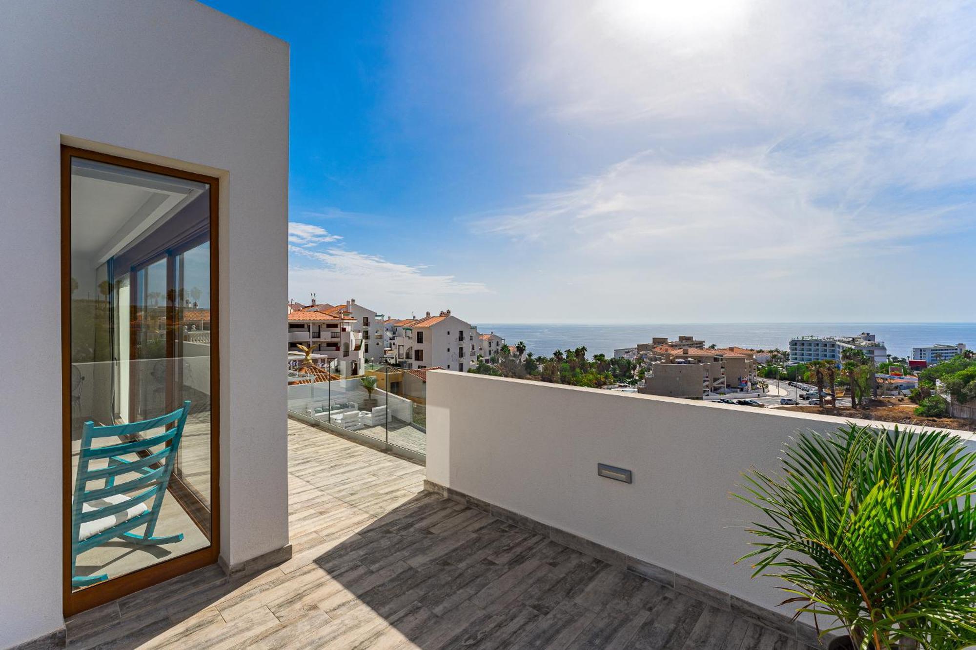 Fabulous Contemporary 5 Bedroom Villa With Private Heated Pool, Sleeps Max 13 Callao Salvaje Exterior photo
