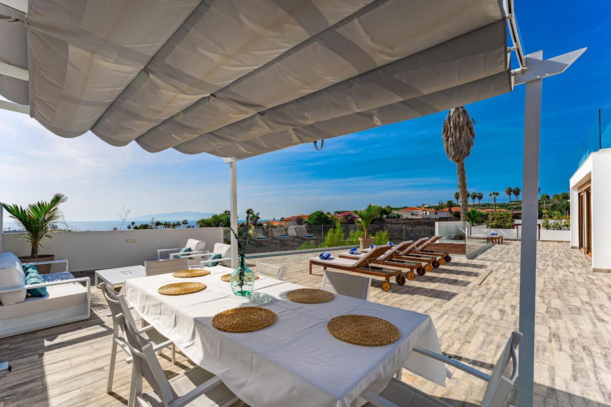 Fabulous Contemporary 5 Bedroom Villa With Private Heated Pool, Sleeps Max 13 Callao Salvaje Exterior photo