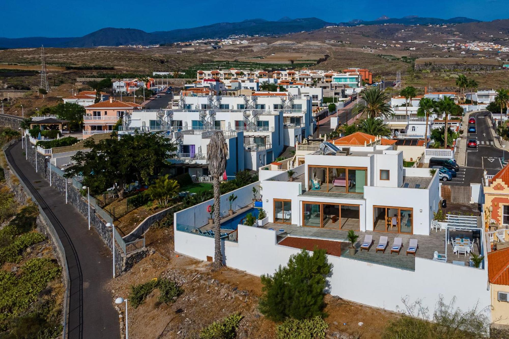 Fabulous Contemporary 5 Bedroom Villa With Private Heated Pool, Sleeps Max 13 Callao Salvaje Exterior photo